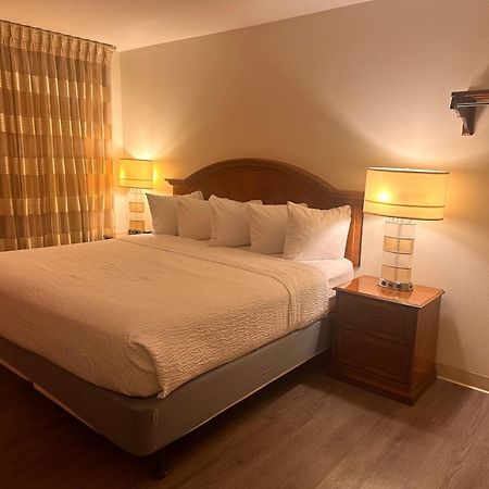 Ramada By Wyndham Anchorage Hotel Kültér fotó